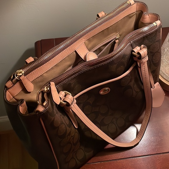 Vintage Coach Signature Tote - Picture 3 of 3